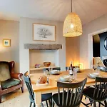 2 Bed In Oc-j30368